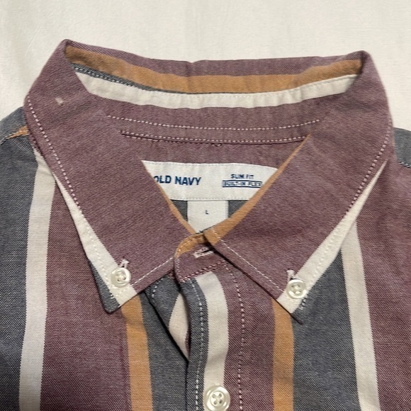 Old navy stripped button down size L - Picture 2 of 3